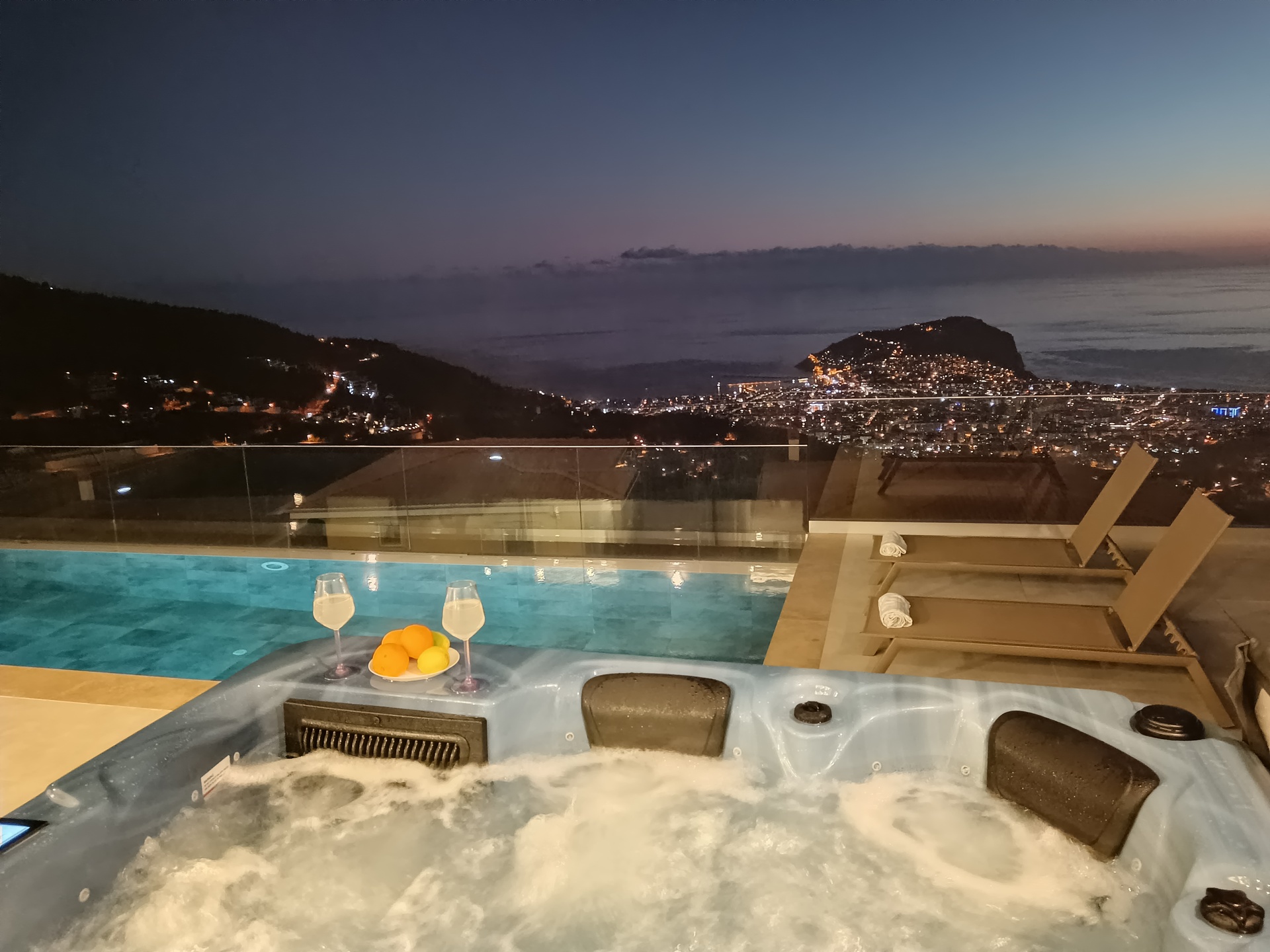 5 Star Villa Horizon – Mountain & Sea Escape