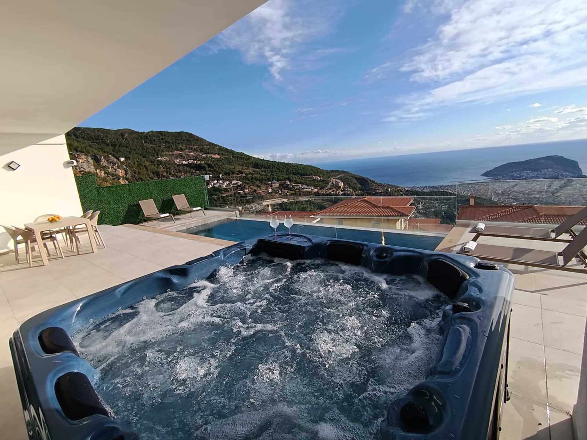 5 Star Villa Horizon – Mountain & Sea Escape