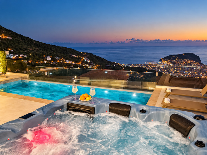 5 Star Villa Horizon – Mountain & Sea Escape