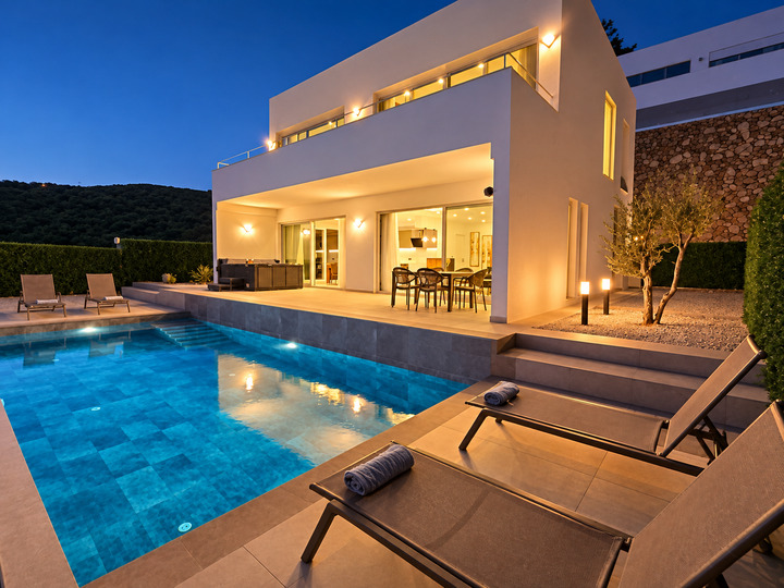 5 Star Villa Horizon – Mountain & Sea Escape