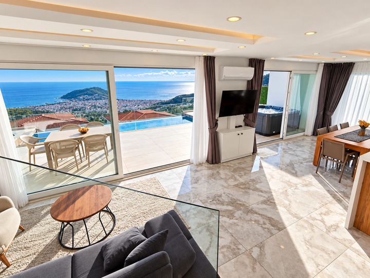 5 Star Villa Horizon – Mountain & Sea Escape
