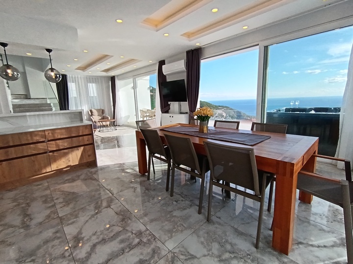 5 Star Villa Horizon – Mountain & Sea Escape