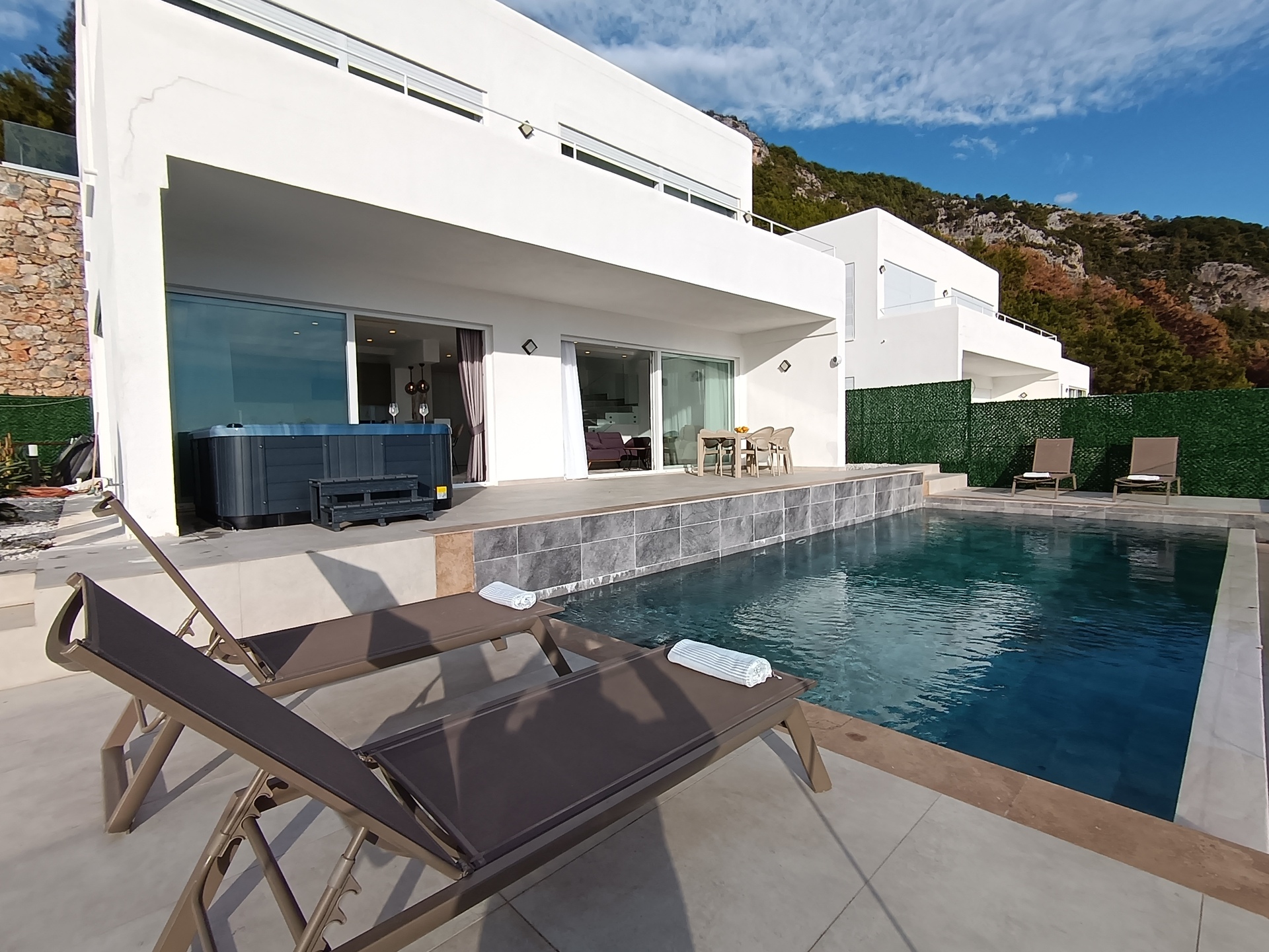 5 Star Villa Horizon – Mountain & Sea Escape