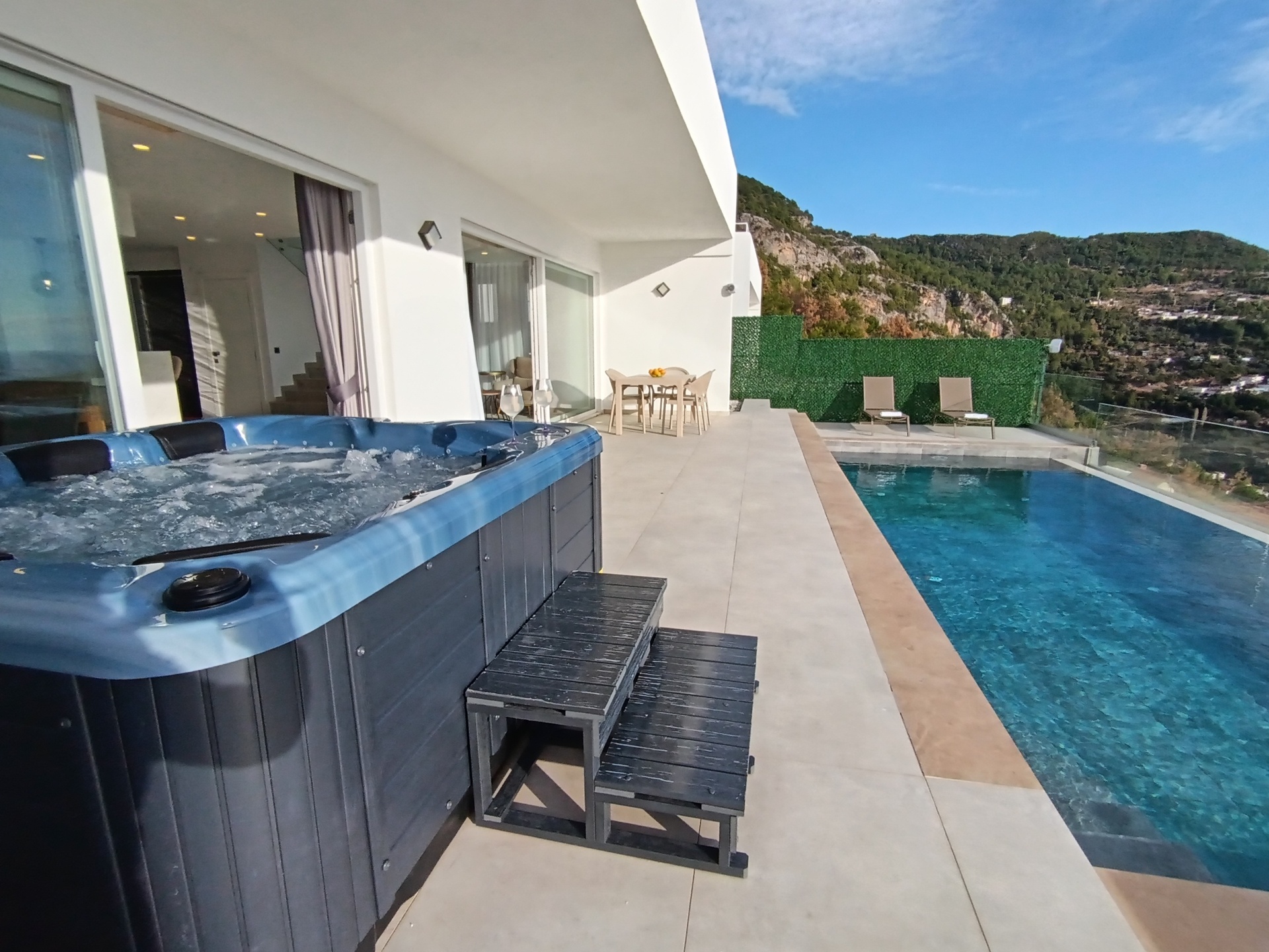 5 Star Villa Horizon – Mountain & Sea Escape