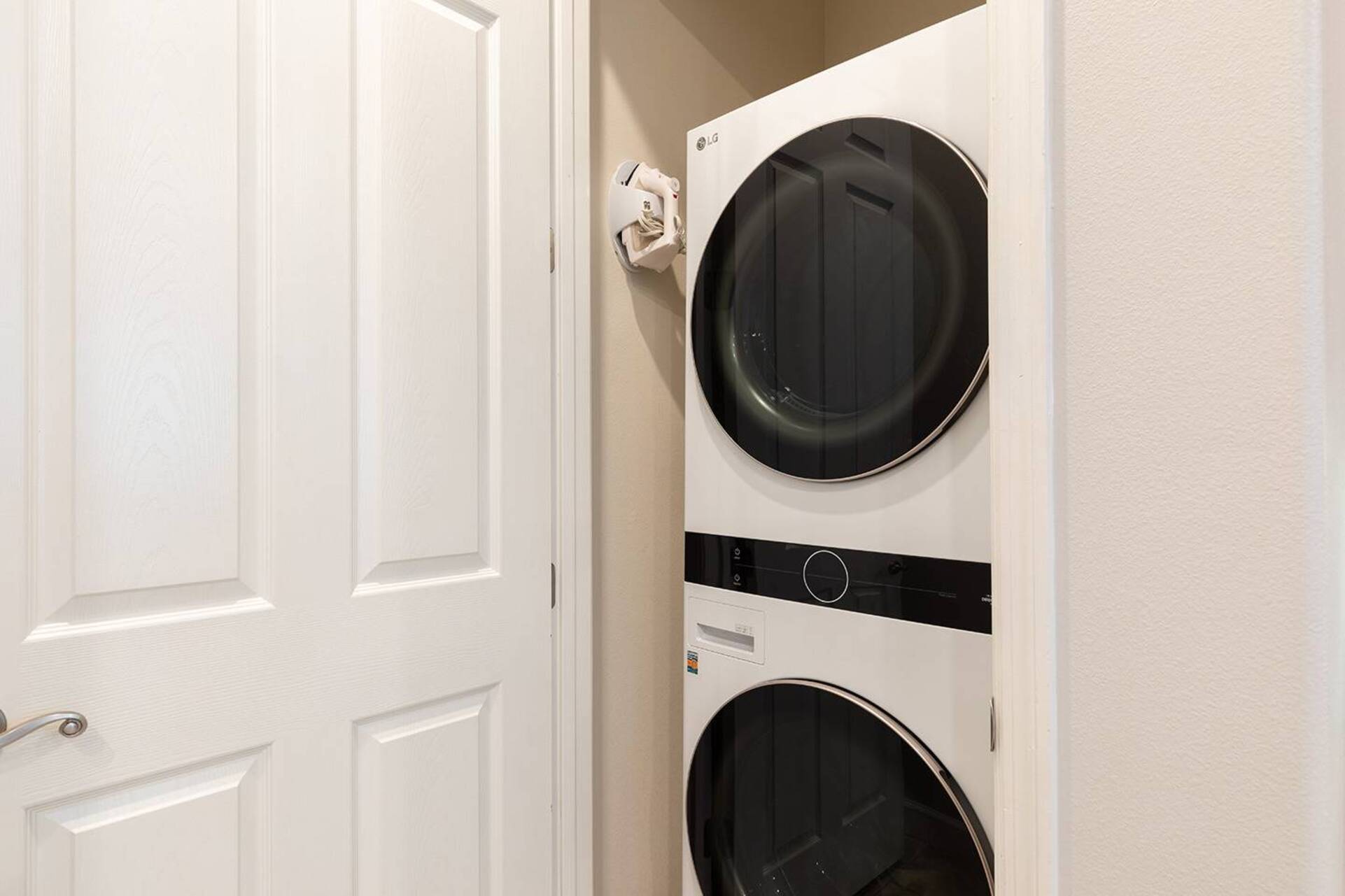 [amenities:laundry-services:3] Laundry Services