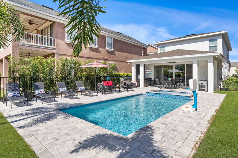Rent the Perfect 4 Bedroom Villa, Reunion Resort Villa 1018, Kissimmee, United States