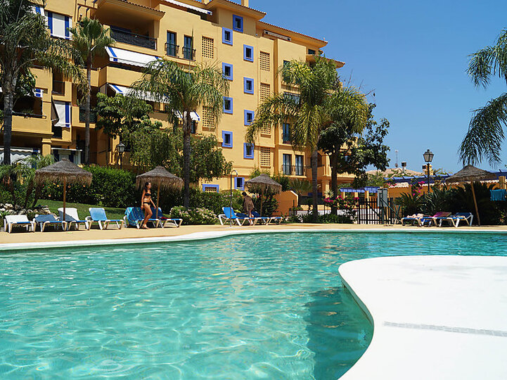 Stylish 3-Bedroom Retreat, Costa del Sol Apartment 1193