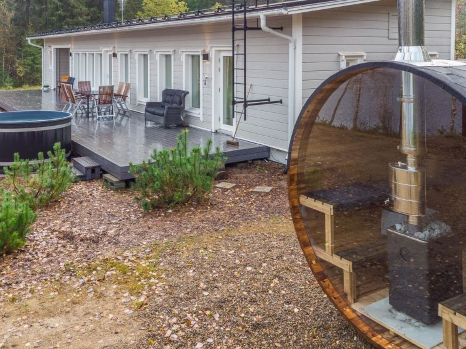 Whispering Pines: Cozy 2-Bed Villa,1045