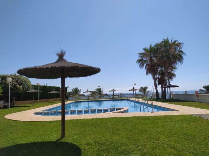 Seaside Retreat: 3 Bedroom Villa,1001, El Campello, Spain