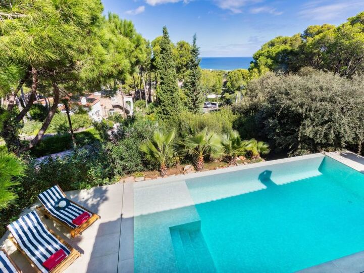 Seaside Paradise: 5 Bedroom Villa,1085, Pals, Spain