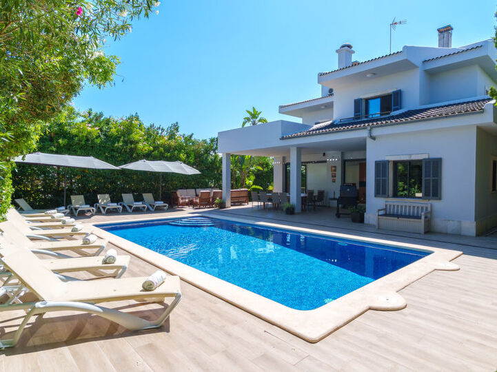 Exquisite 6-Bed Villa Retreat,1642, Mallorca, Spain