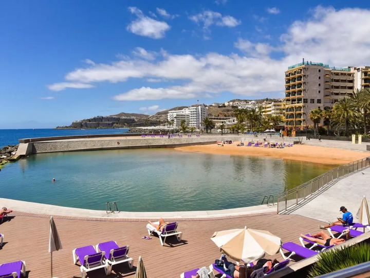 4 Bedroom Villa in Canary Islands,1077