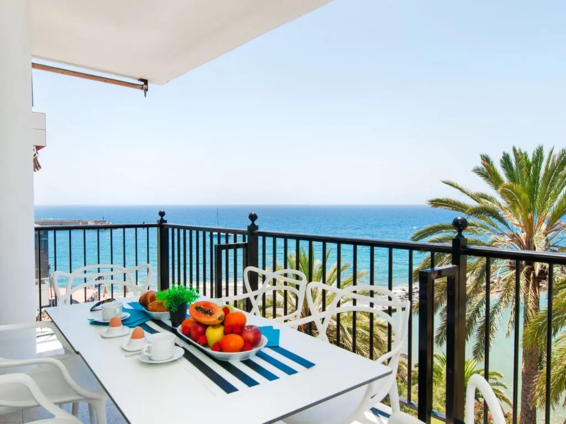 4 Bedroom Villa in Canary Islands,1077