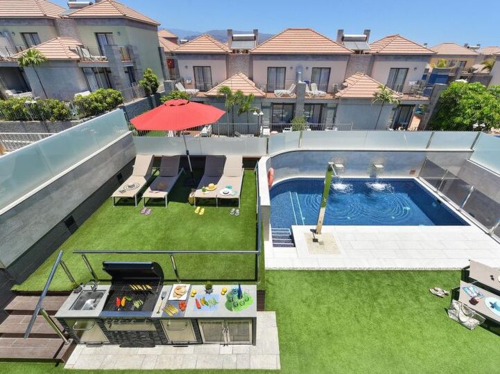 Elegant 4 Bed Villa in Prime Location,1090, Gran Canaria, Spain