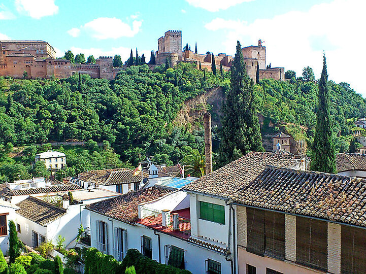 Traditional 4 Bedroom Villa in Granada, 1007