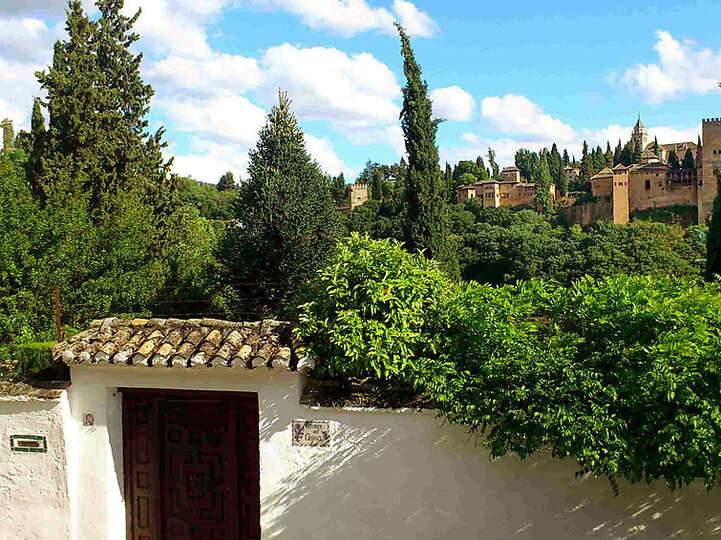Traditional 4 Bedroom Villa in Granada, 1007