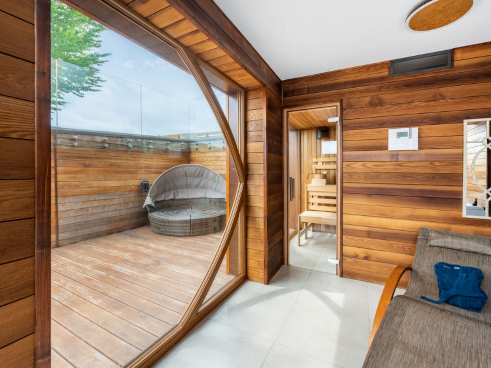 Bathroom / Wellness
