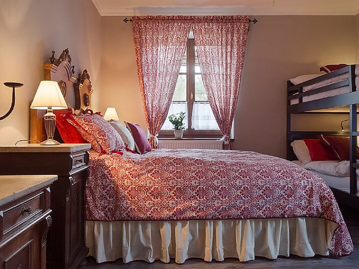 Charming 6 BR House with Panoramic Views,1000