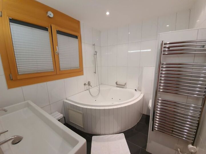 Tranquil 2 Bedroom Hideaway in Graubünden,1125