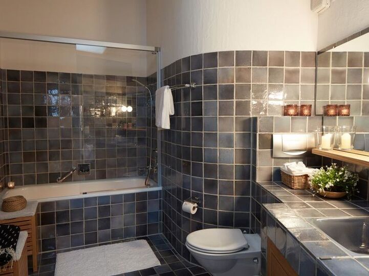 Serenity Found: Chic 3 BR Villa in Obwalden,1007