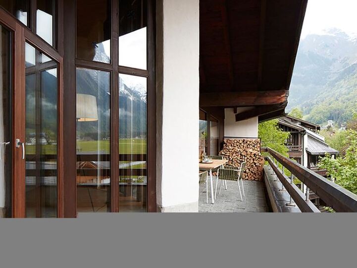 Serenity Found: Chic 3 BR Villa in Obwalden,1007
