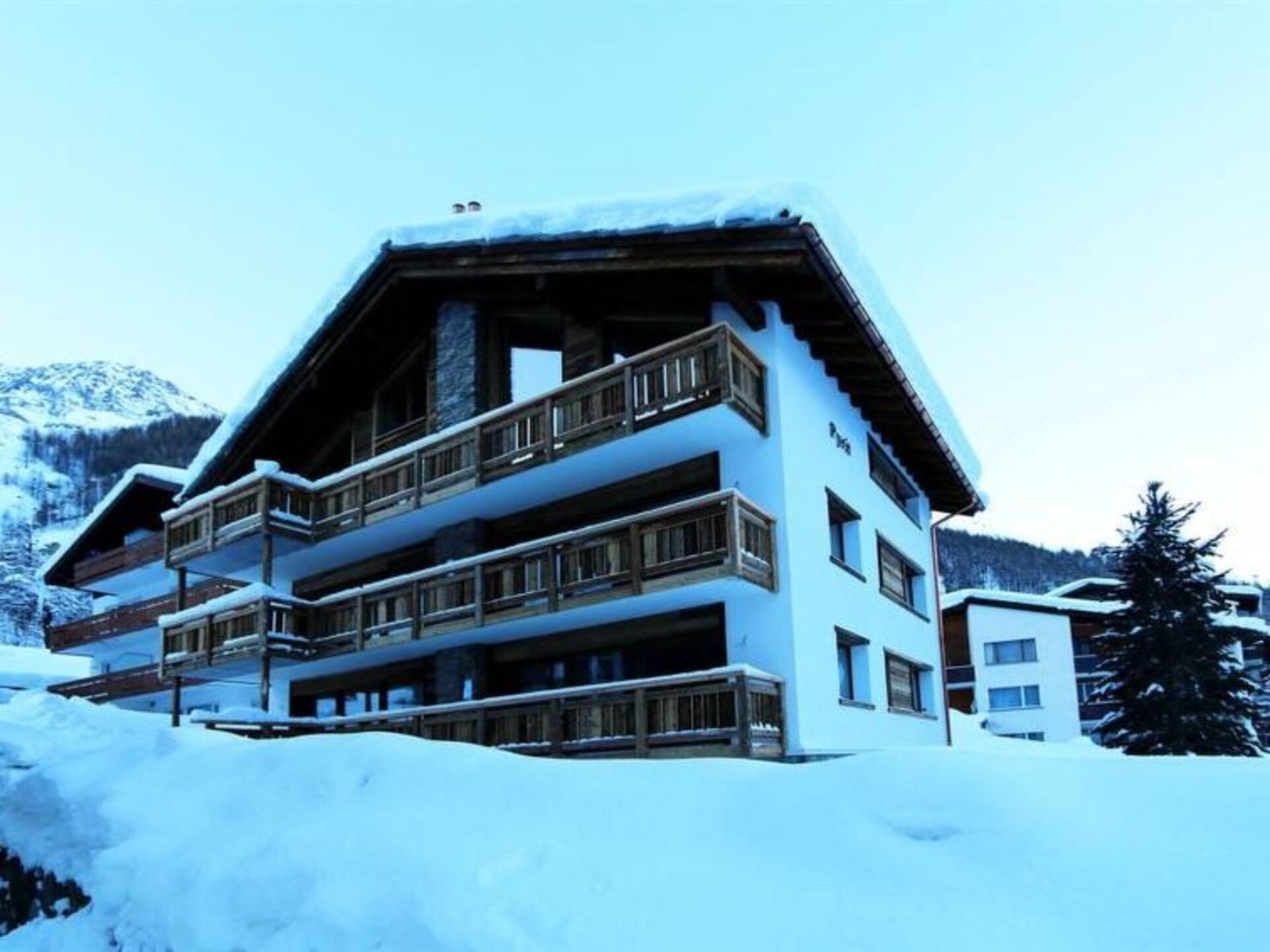 Mountain Magic: 4 Bed Villa, Valais,1387