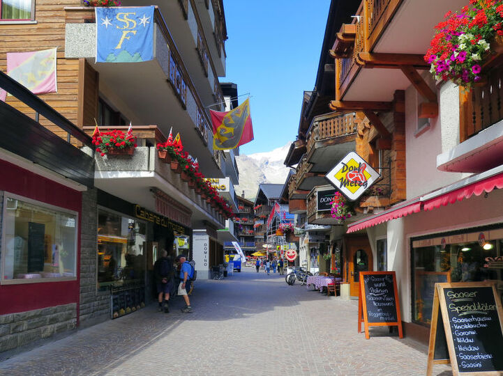 Cozy Villa for Sale in Saas-Fee, 1263