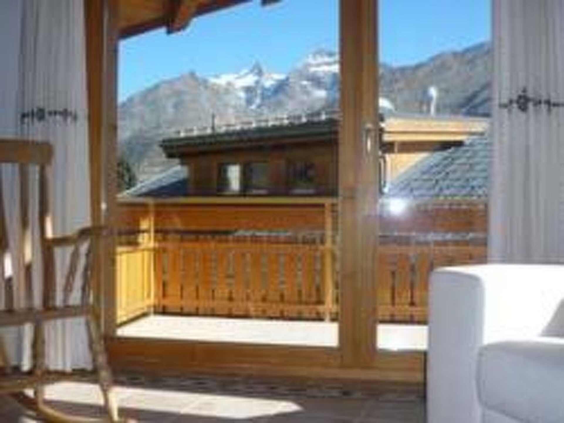 Charming 2 Bed Villa in Saas-Fee, 1268