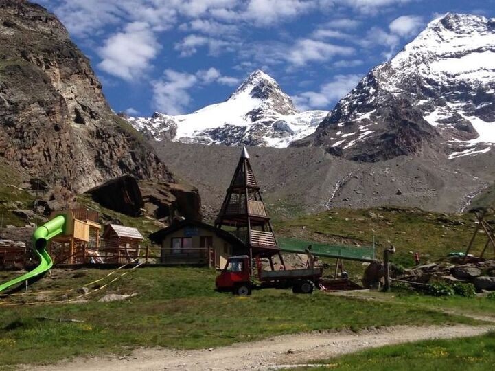 Serene Hideaway in Saas-Grund, 1252