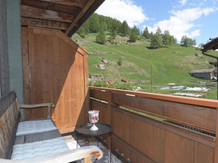 Quaint Cottage in Scenic Saas-Grund, 1256