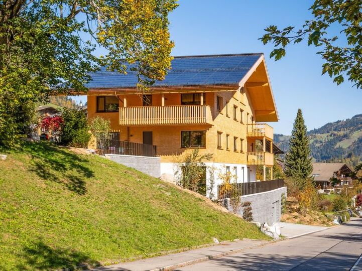 Elegant Family Home in Zweisimmen, 1177