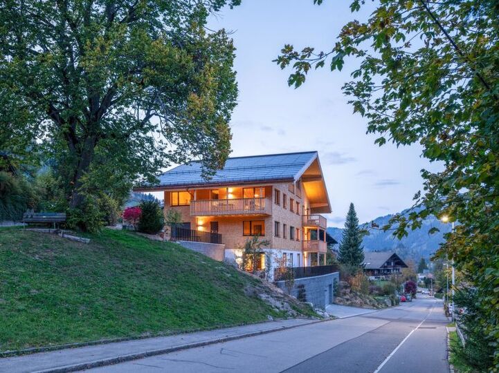 Cozy Haven in Zweisimmen City, 1194