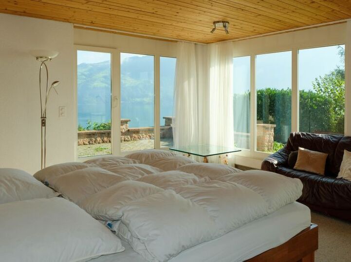 Spiez Dream Home: 5 Bedroom Villa with Pool, 1199