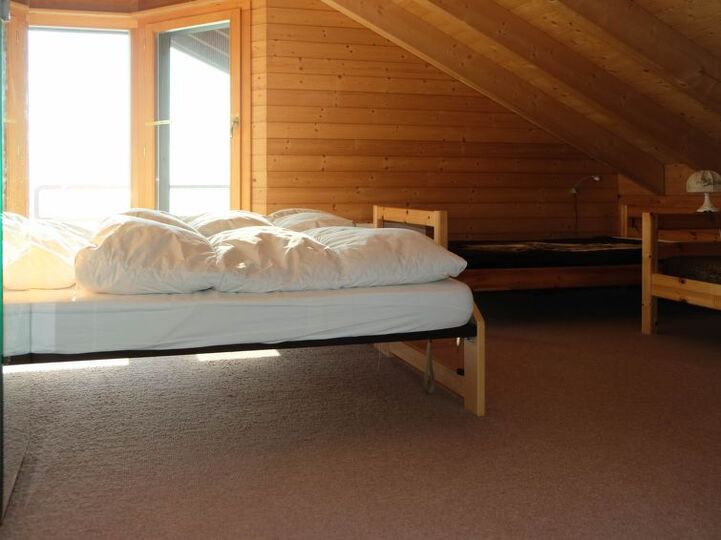 Spiez Dream Home: 5 Bedroom Villa with Pool, 1199