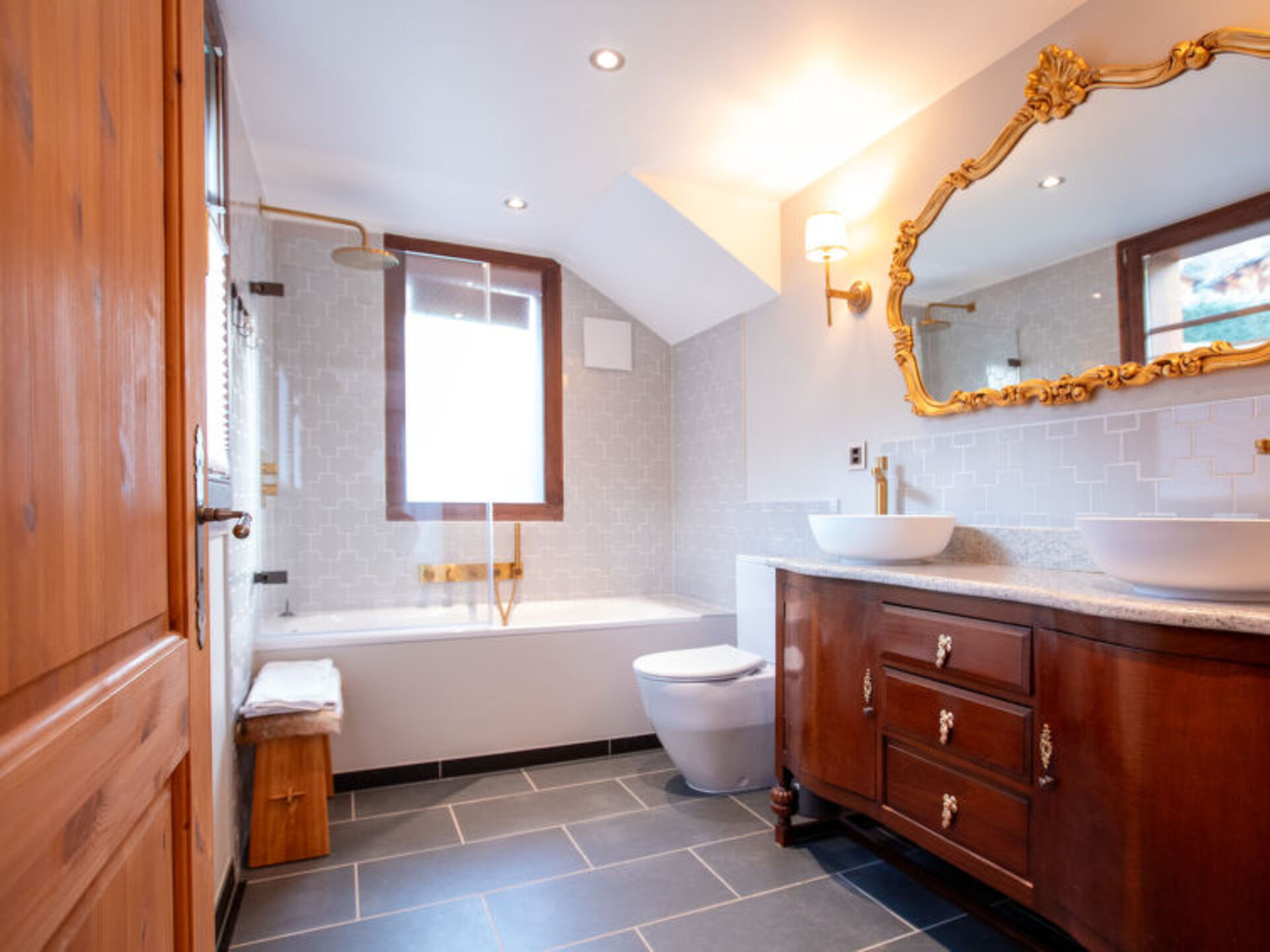 Bathroom / Wellness