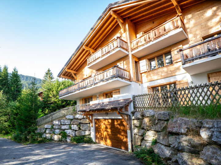 Cozy Chalet in Ollon with 4 Bedrooms, 1053, Ollon, Switzerland