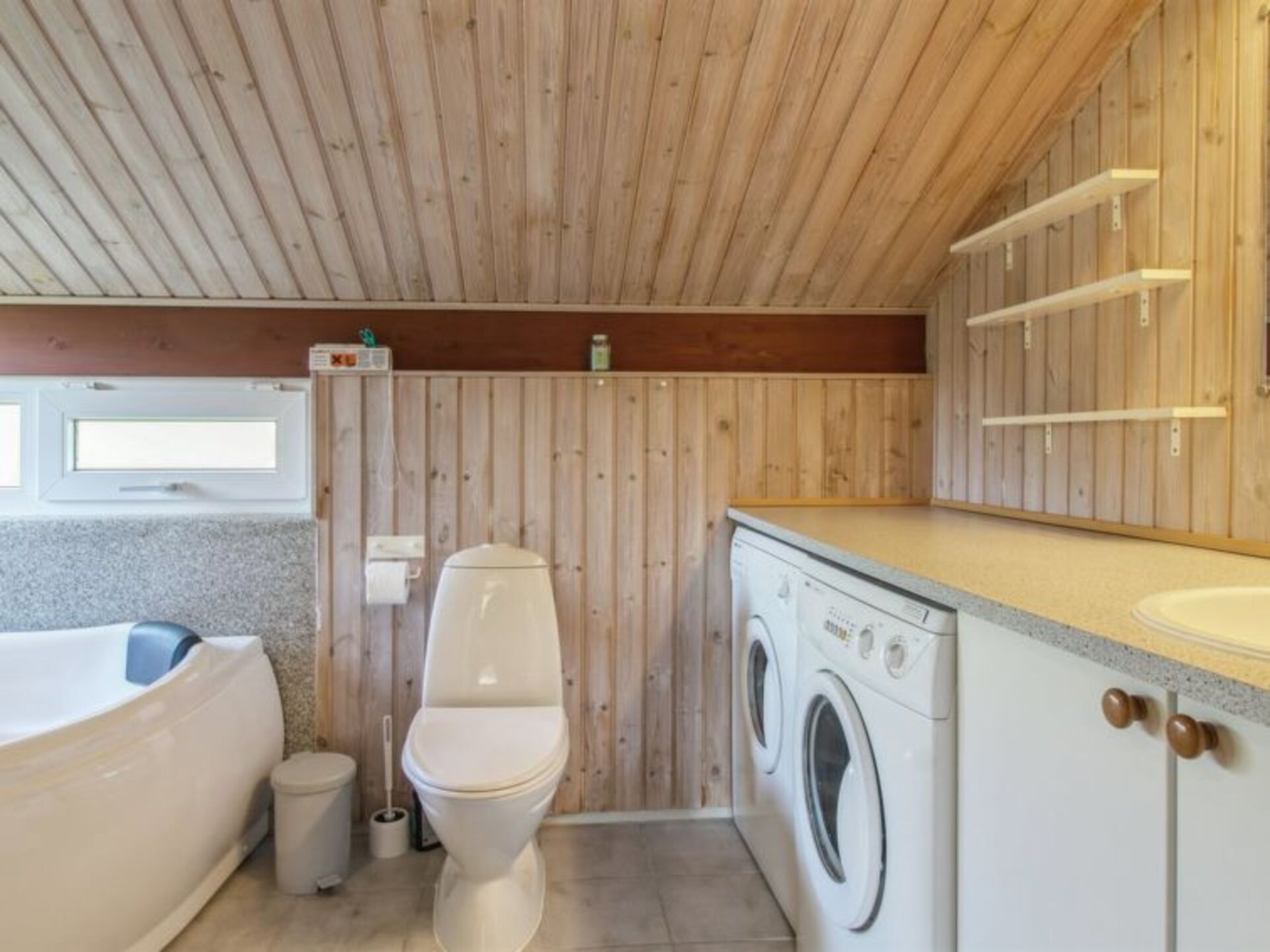 Bathroom / Wellness