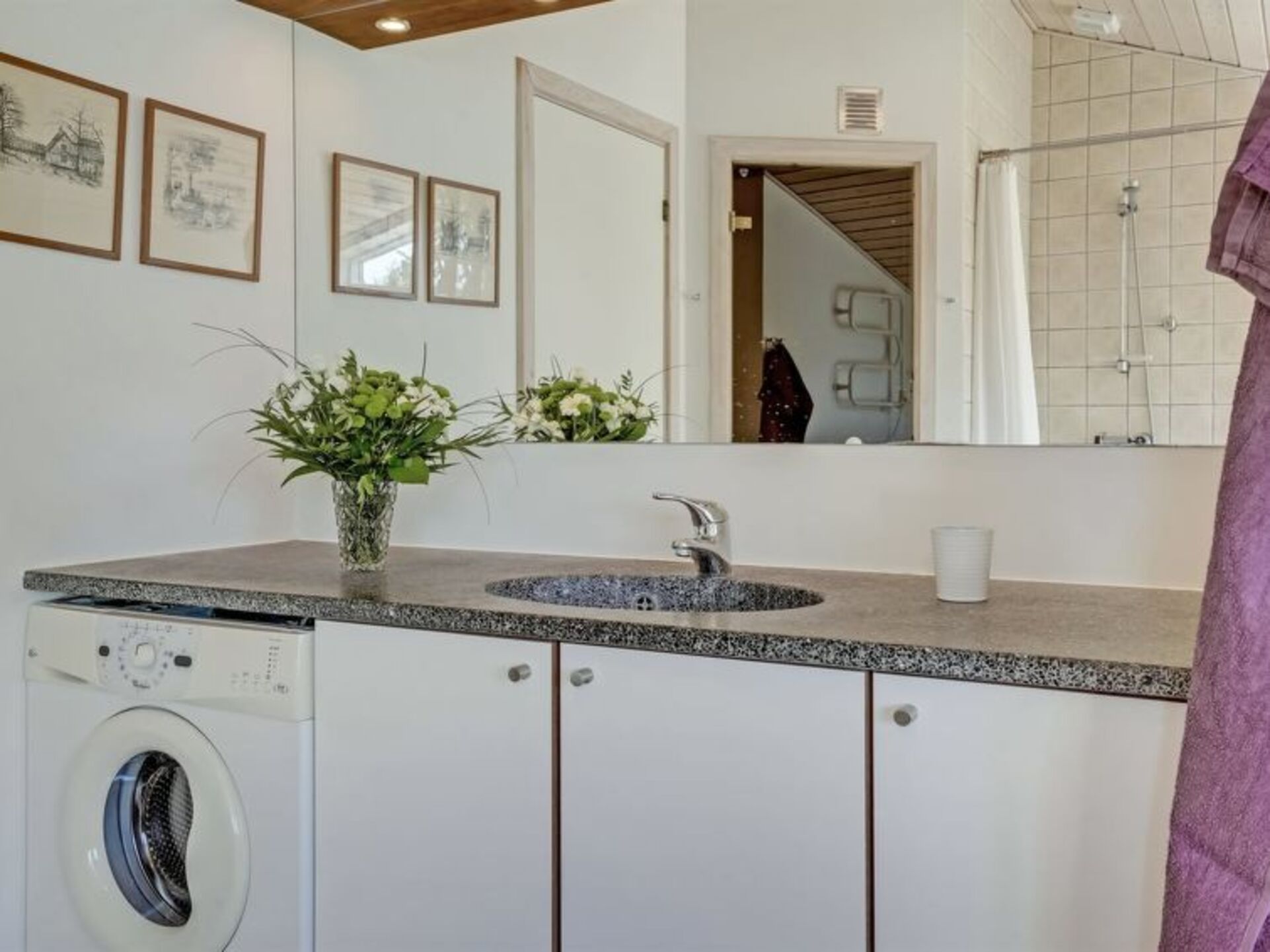 Bathroom / Wellness