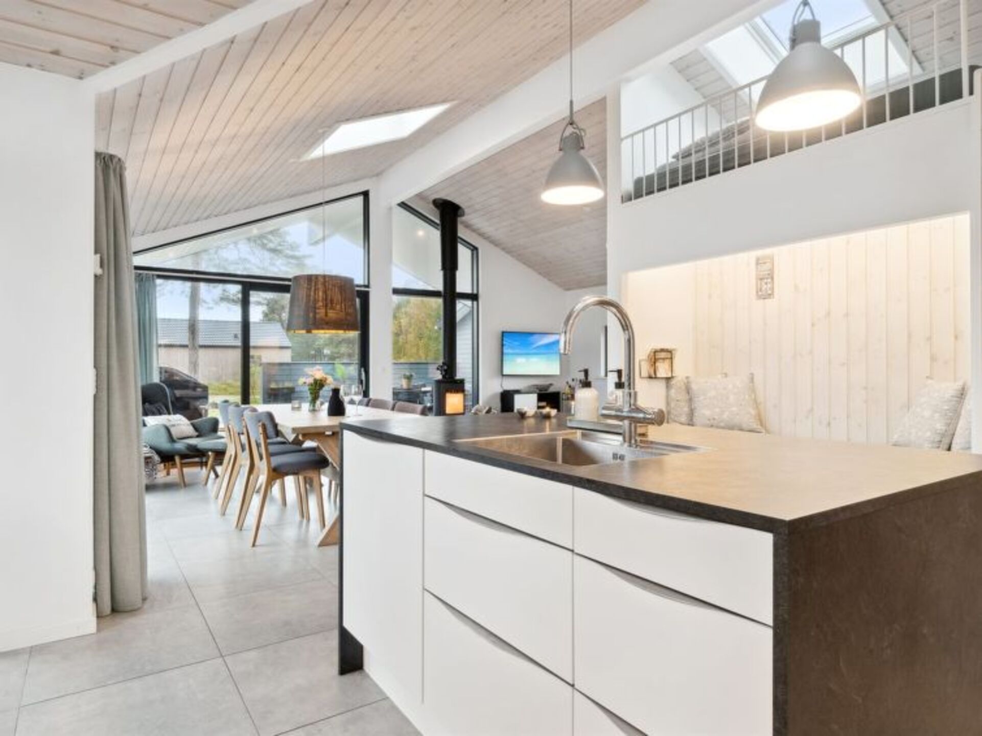 Kitchen / Dining Room