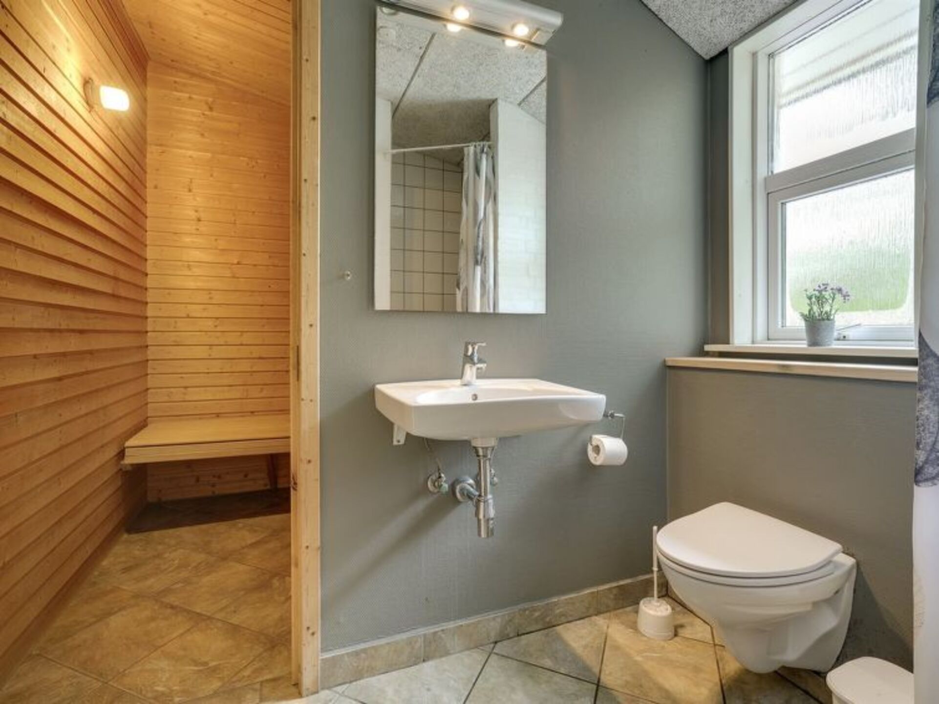 Bathroom / Wellness