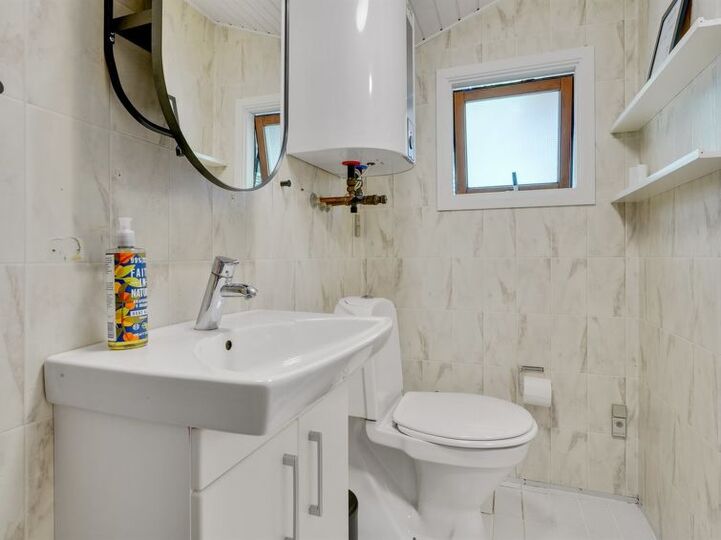 Bathroom / Wellness