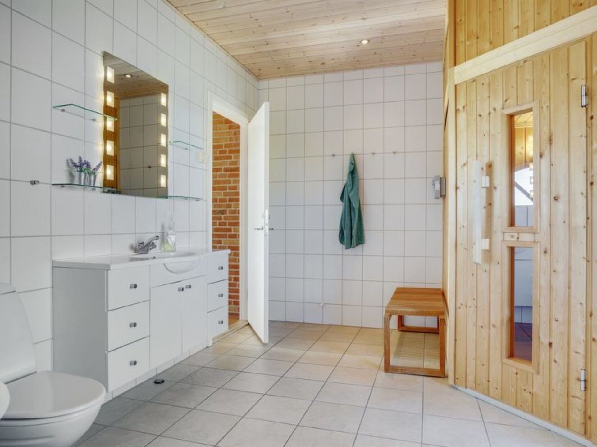 Bathroom / Wellness