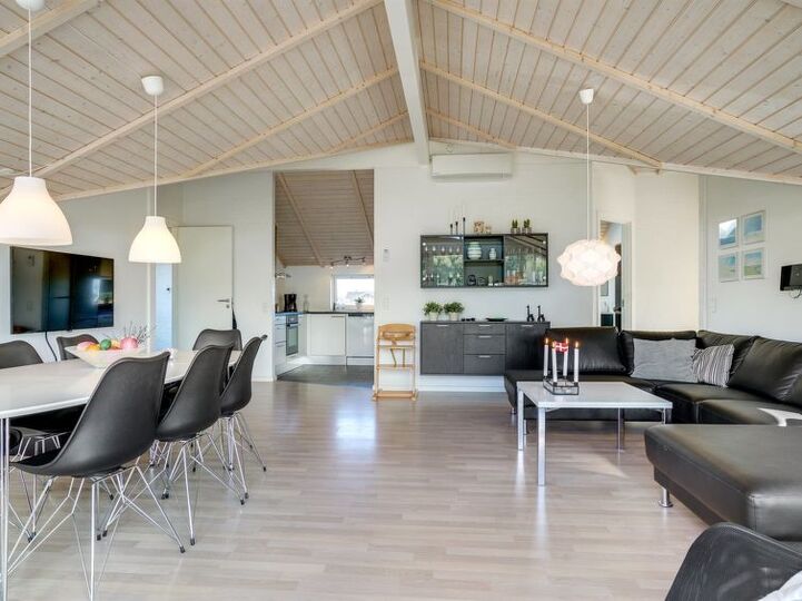 Your Home from Home, Hirtshals 1048