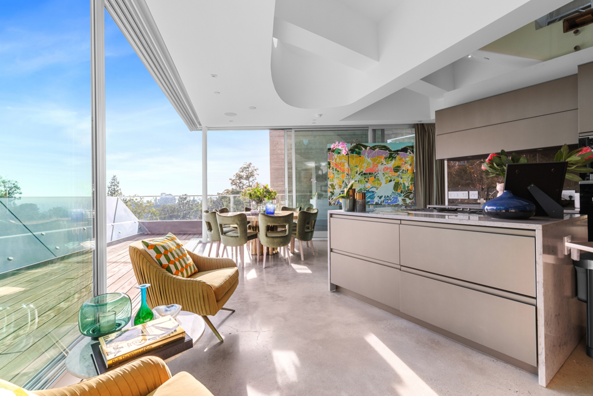 Hollywood Majesty: G Residence