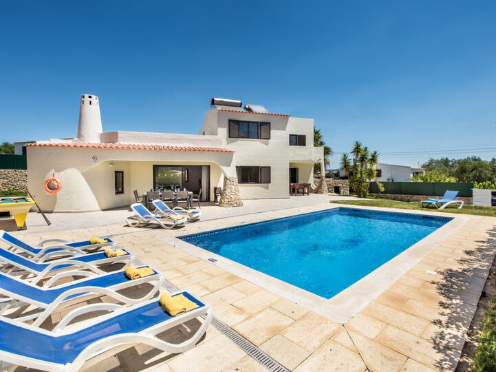 Rent Your Own Luxury Villa with 4 Bedrooms, Albufeira Villa 1172, Albufeira, Portugal