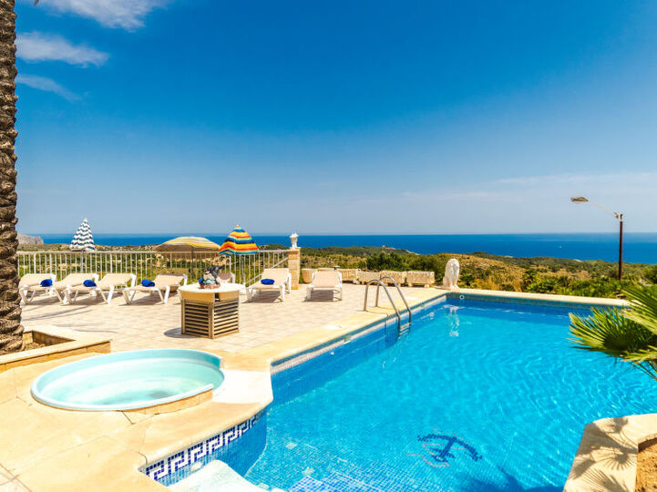 Unwind in Style - Elegant 5 Bedroom Villa,1658