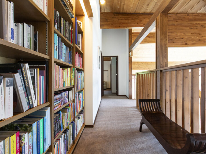 Mini library waiting for a good read