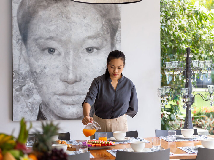 Inasia - Professional service from the villa staff