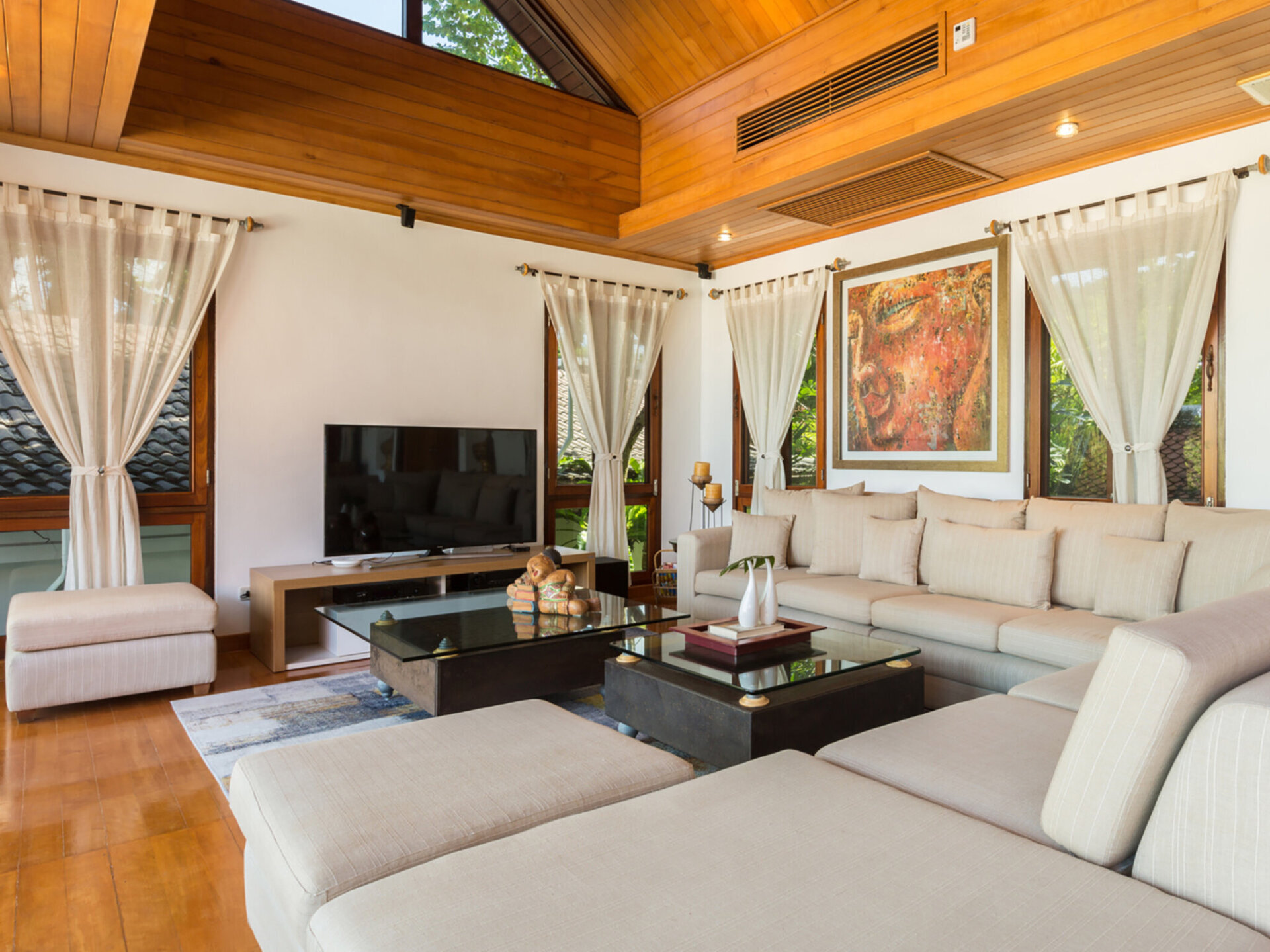 Guest bedroom outdoor area
