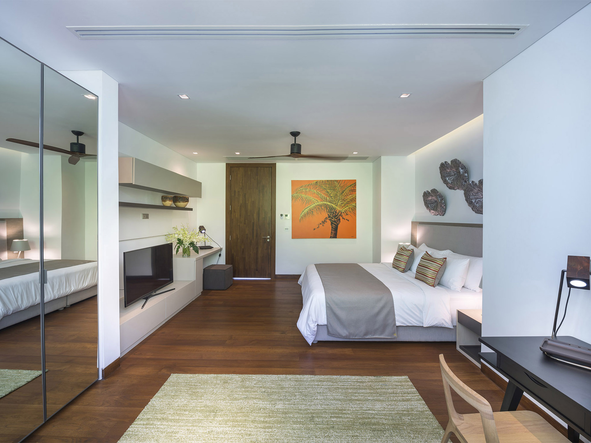 Malaiwana Duplex - Grand bedroom design